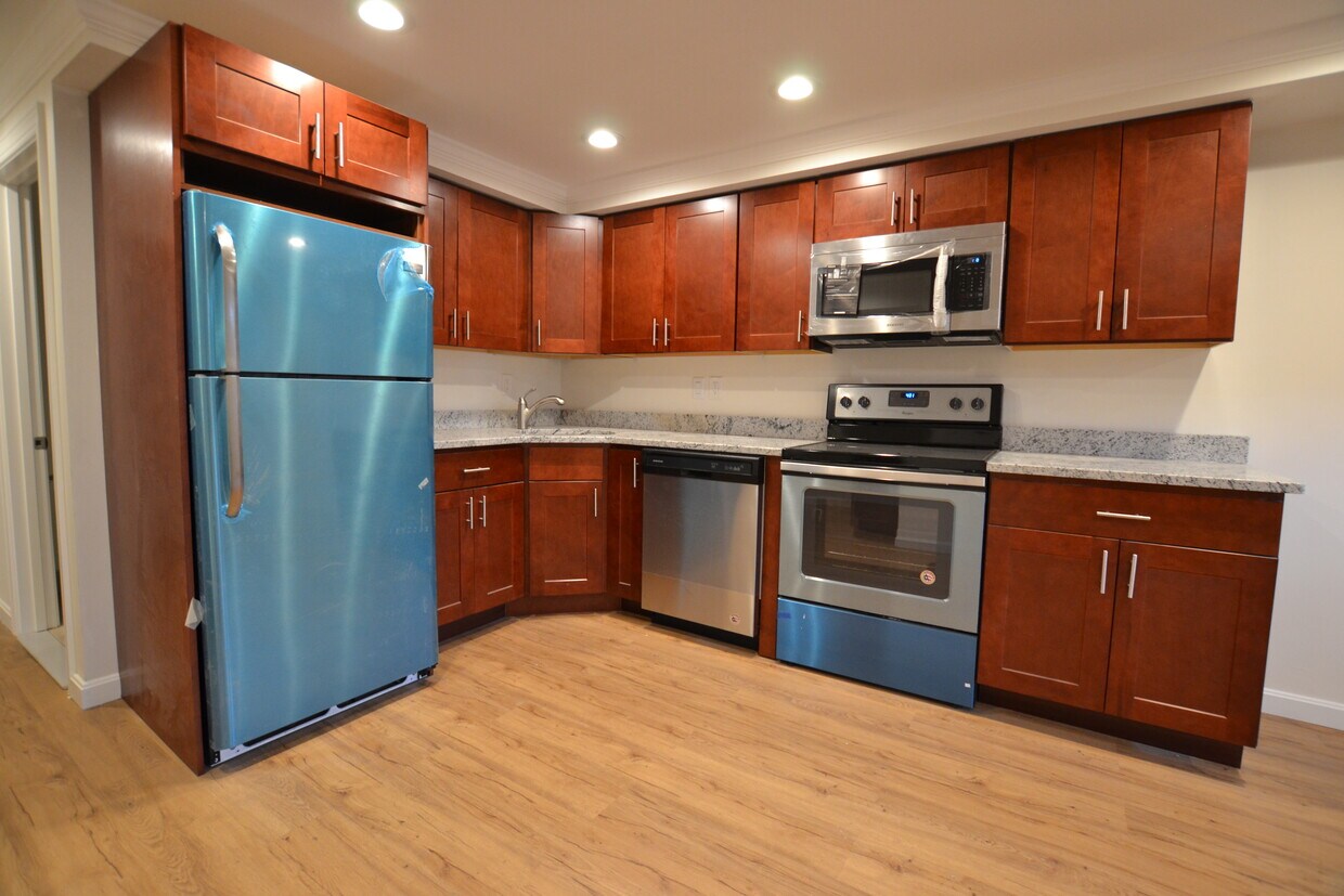 Primary Photo - 79 Brighton Ave