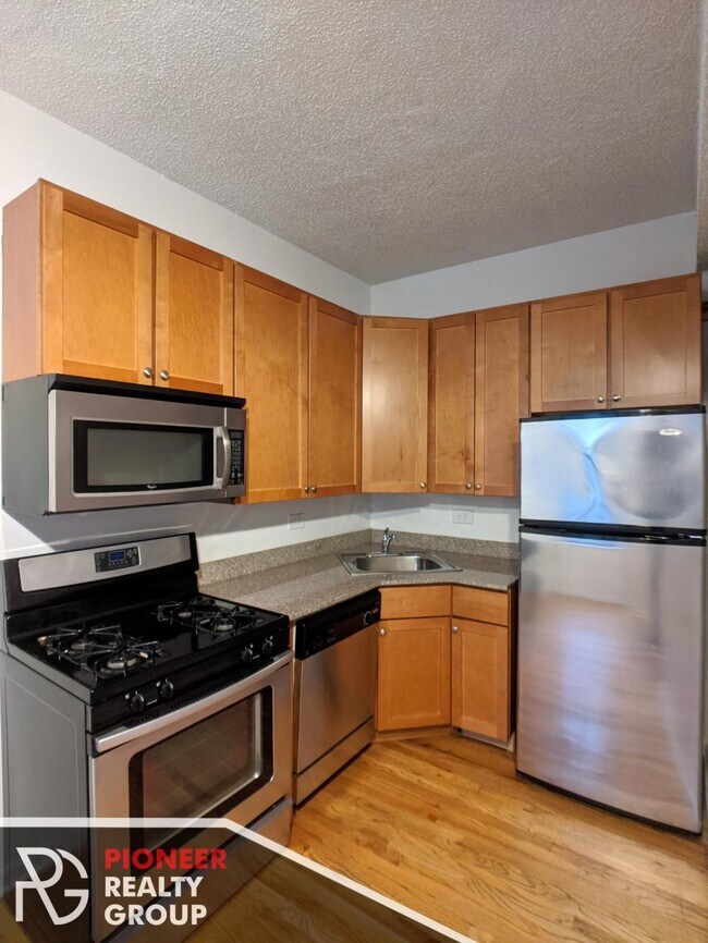 Building Photo - 1 bedroom in Chicago IL 60613