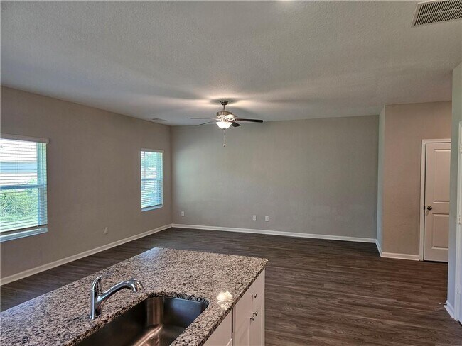 Building Photo - 303 Augusta Woods Dr