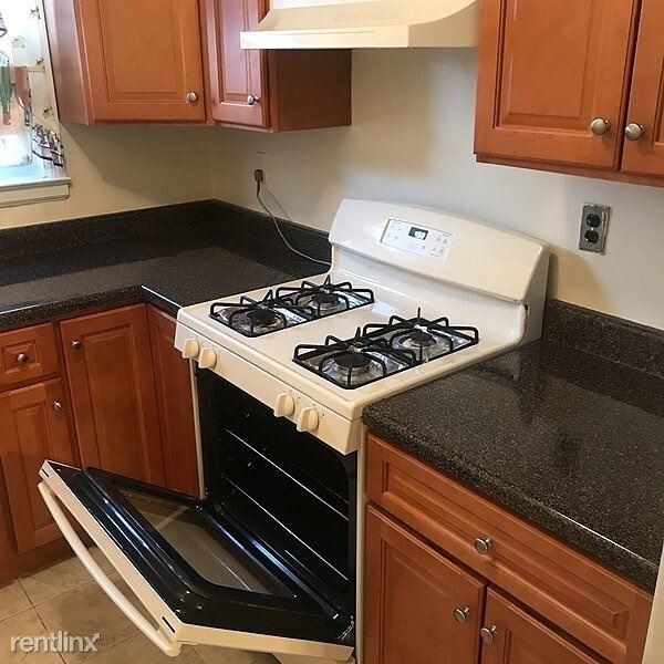 Building Photo - 1 br, 1 bath Apartment - 32 Broad Street East