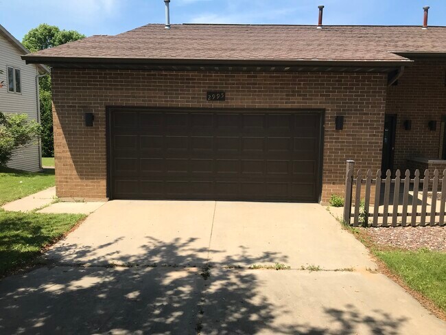 Building Photo - 2995 Humboldt Rd