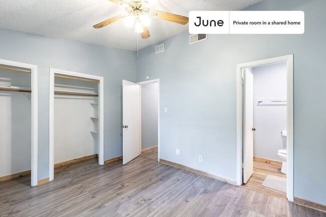 Foto del edificio - Room in Shared 3 bed/1.5 bath home