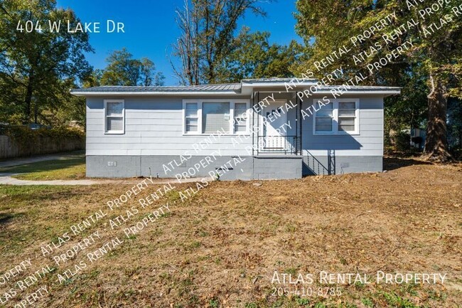 Building Photo - Charming 3-Bedroom Home on W Lake Drive – ...