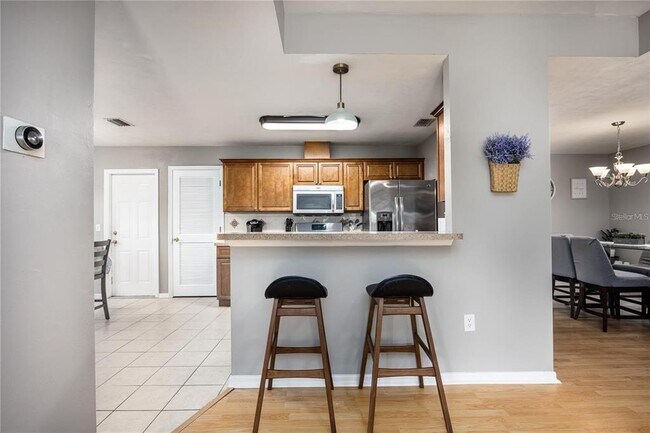 Building Photo - 1608 NE 45th Pl