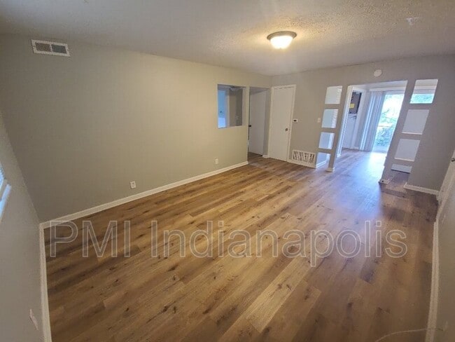 Building Photo - 6230 Eastridge Dr