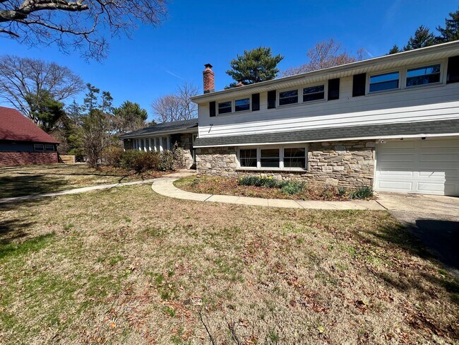 Foto del edificio - Stunning 4-Bedroom Single Family Home in Wyncote! Available NOW!