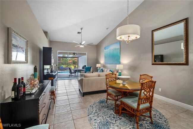 Foto del edificio - 6553 Castlelawn Pl