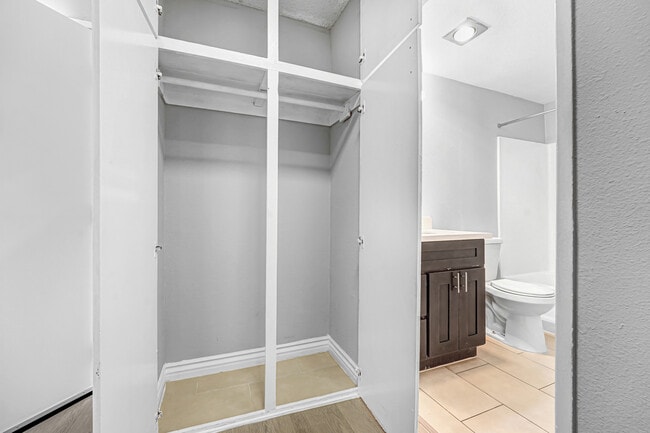 Building Photo - Tuscani Villas