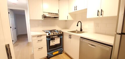 Building Photo - 101 Maple Dr