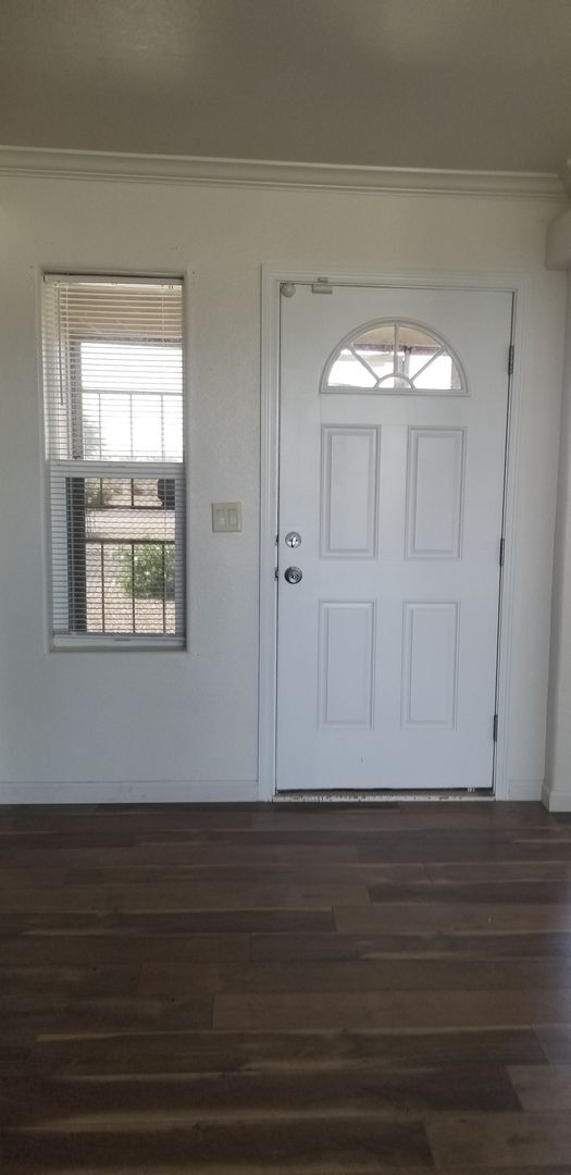 Foto del edificio - 18011 Brimhall Rd