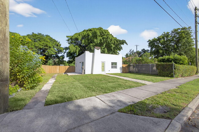Foto del edificio - 3108 Greenwood Ave