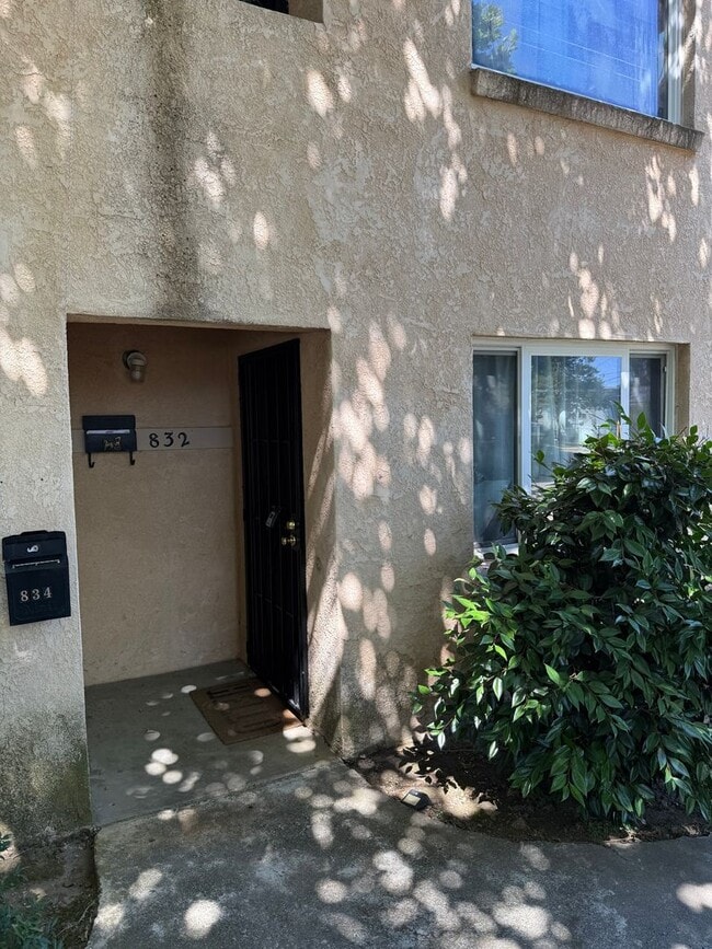 Building Photo - 1497