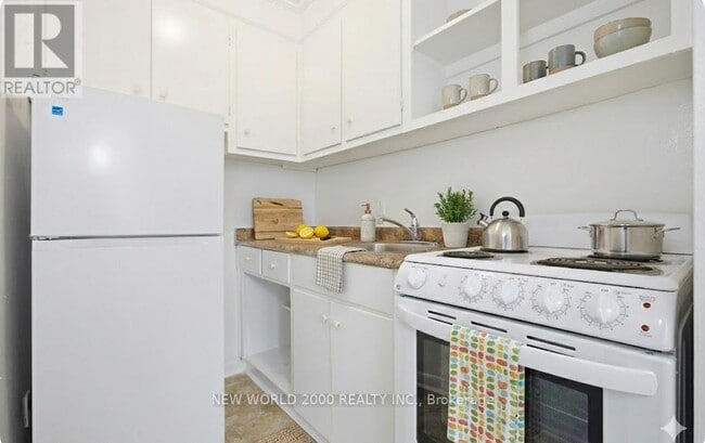 Building Photo - 49 Glen Elm Ave