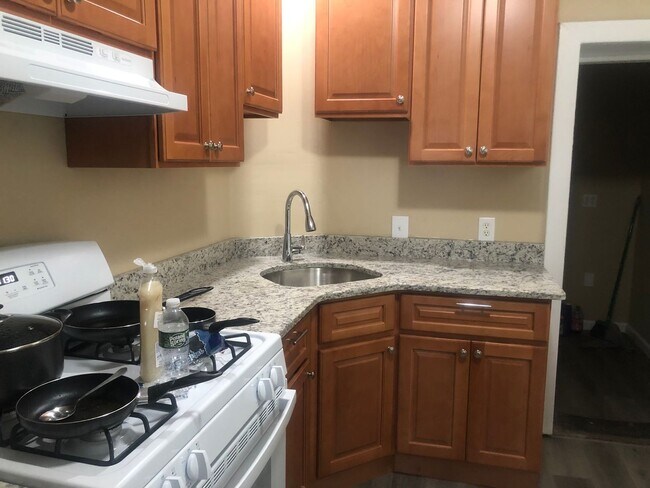 Foto del edificio - Fantastic 2 Bedroom/2 Bath Home! Recently Renovated Kitchen & Baths!