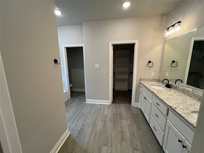 Building Photo - 706 Tippit Ln