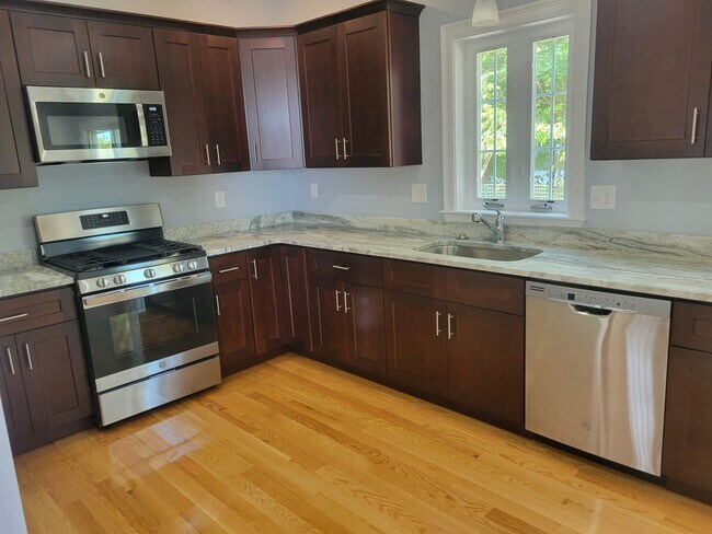 Building Photo - 6 Kiara Dr