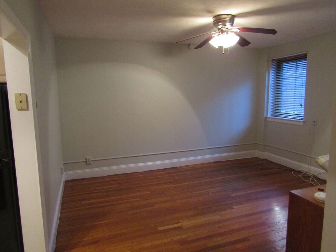 Foto principal - Brighton 1 Bed available 9/1