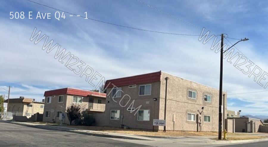 Foto principal - 2BD/ 1BTH Apartment East Palmdale 1st Floor