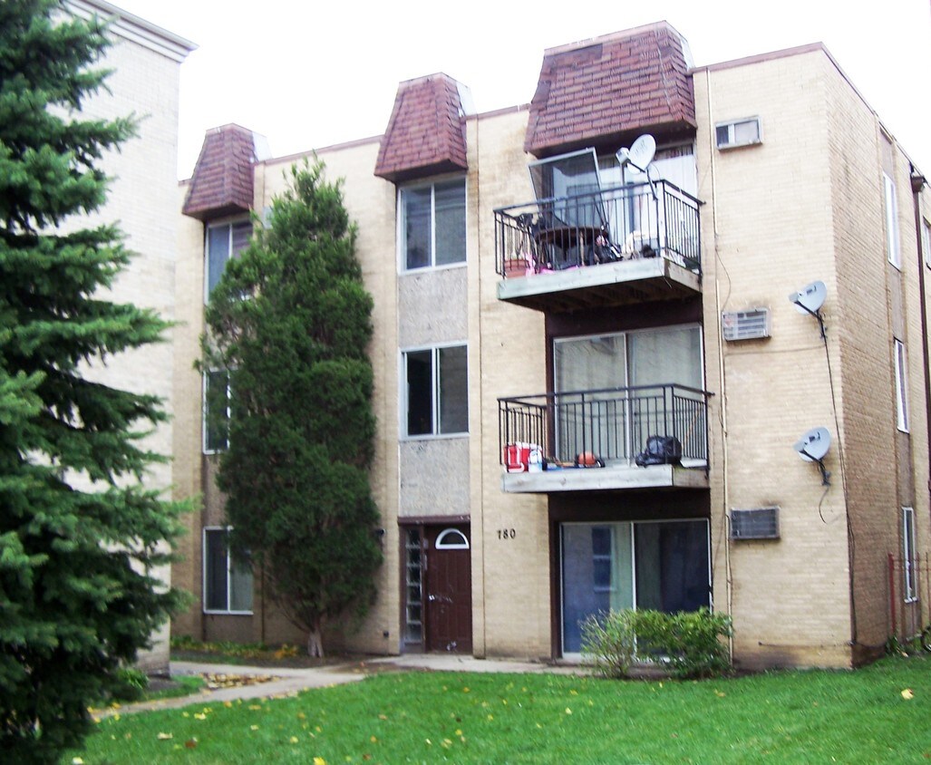 Primary Photo - 780 Piper Ln