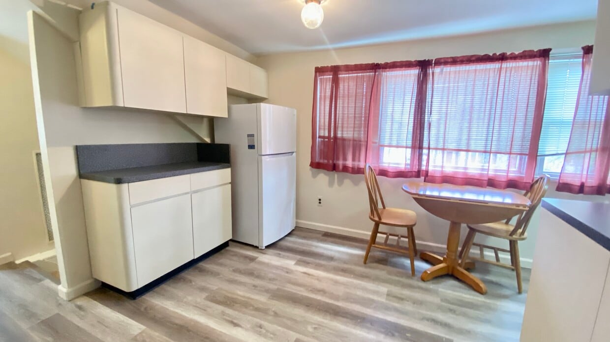 Primary Photo - 206 N Corona Ave