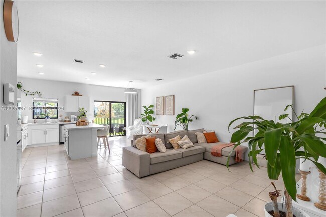Foto del edificio - 856 NW 3rd Way