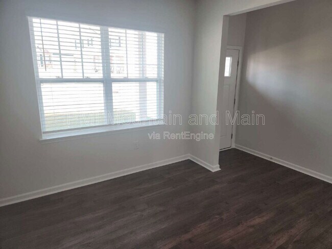 Foto del edificio - 92 Queen Vly Wy