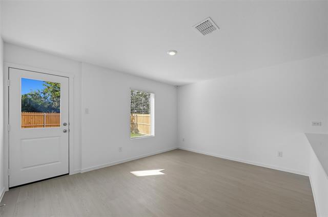 Foto del edificio - 823 Sandhill Crane Ln