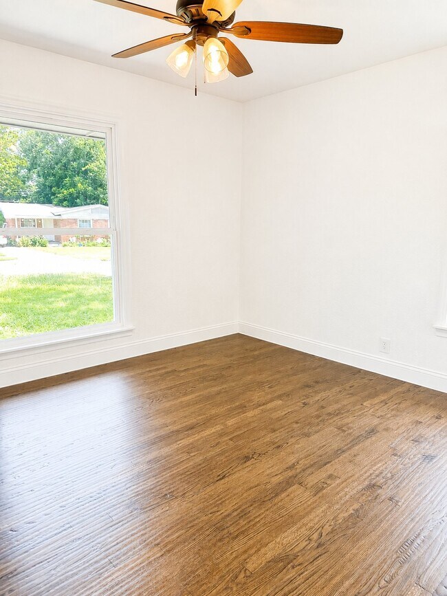 Building Photo - 2614 Tolosa Dr
