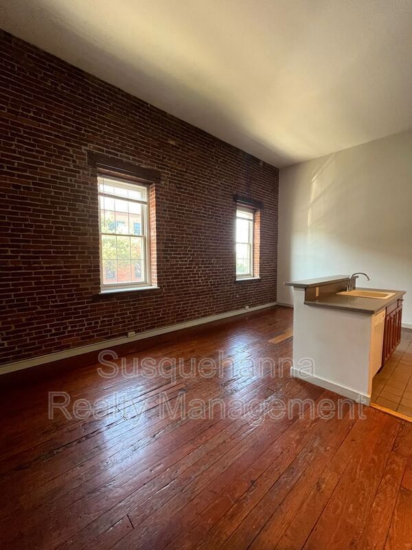 Building Photo - 402 W. Frederick St.