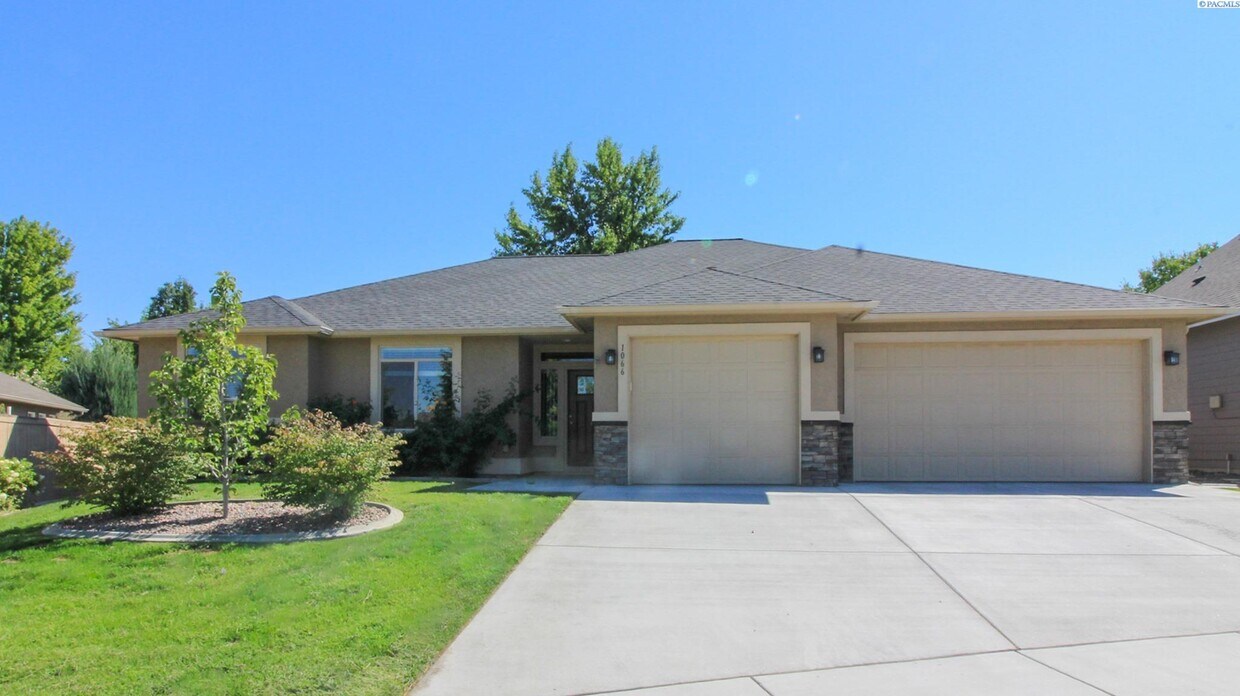 Primary Photo - 4 Bed/2 Bath Home in Kennewick