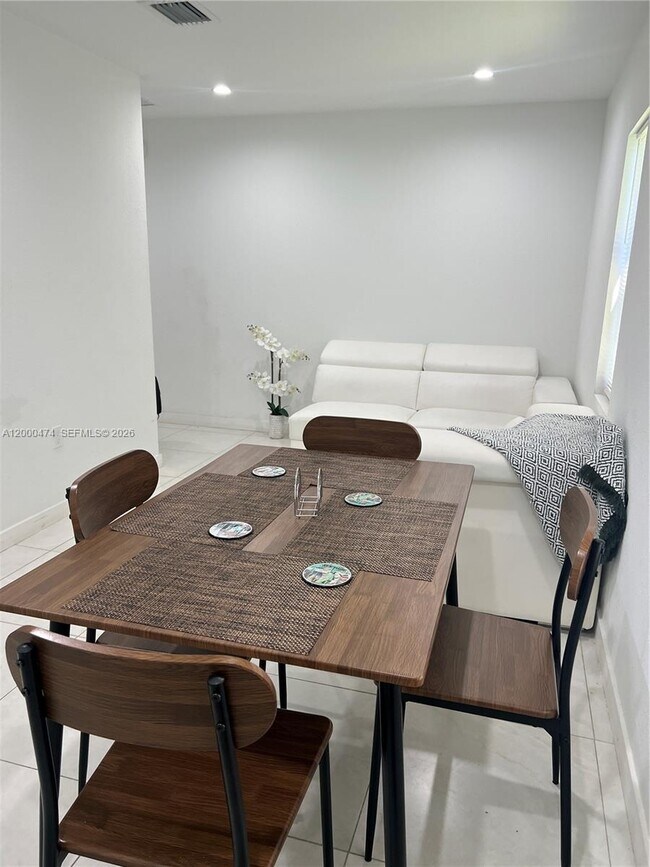 Foto del edificio - 2954 NW 57th St