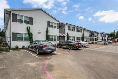 Building Photo - 4633 Fairmount St