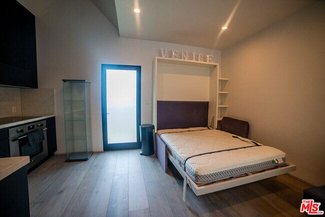 Foto del edificio - 205 Venice Way