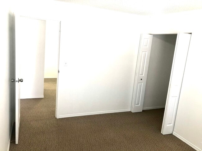 Building Photo - 1 Bedroom in Lower Lonsdale
