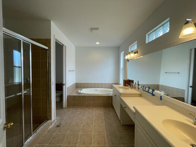 Foto del edificio - 2213 Newport Isles Blvd