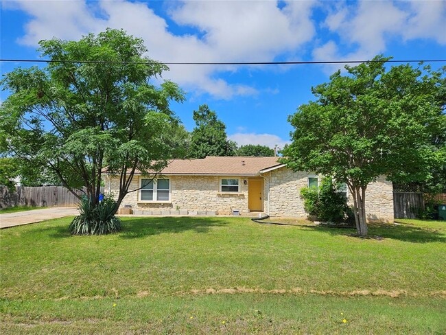 Foto del edificio - 2603 Peach Tree Ln