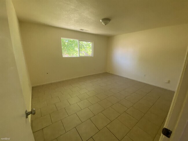 Building Photo - 2 br, 1 bath House - 1029 N White St