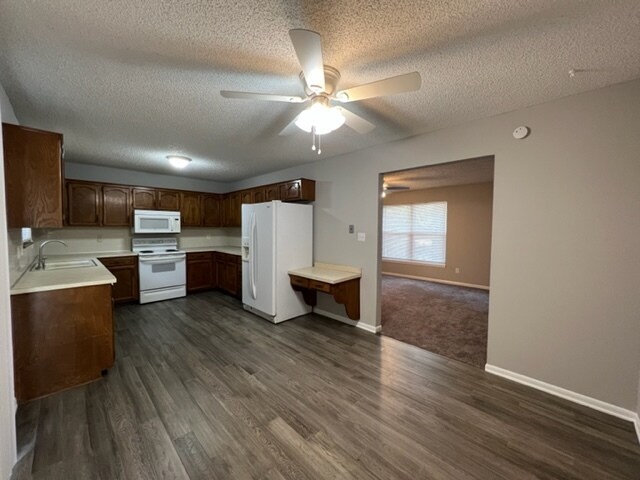 Building Photo - 212 SW 26th St