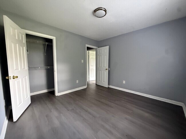 Building Photo - Platinum House LLC