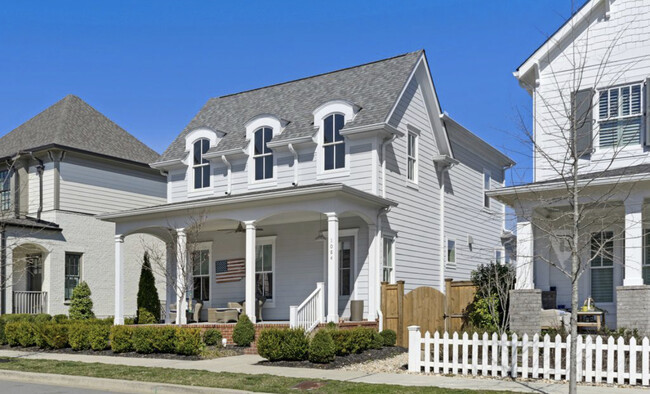 Building Photo - 1084 Beckwith St
