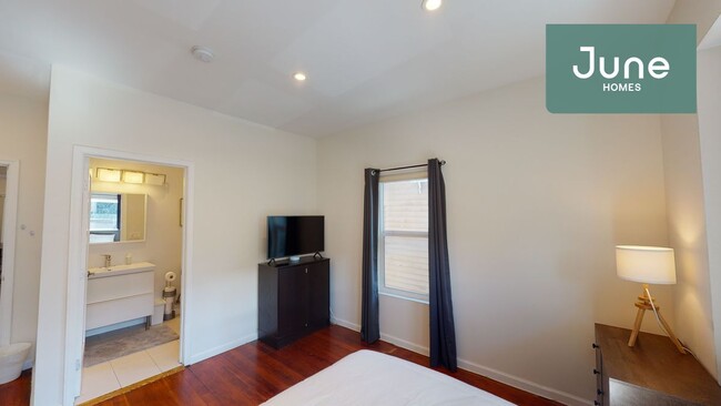 Building Photo - ROOM ONLY in 10-bed/9.0-bath Home