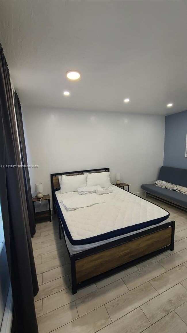 Foto del edificio - 761 Euclid Ave