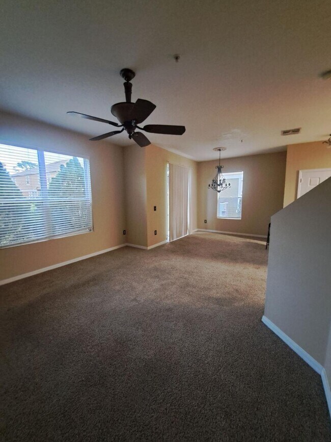 Building Photo - 1311 Broken Oak Dr