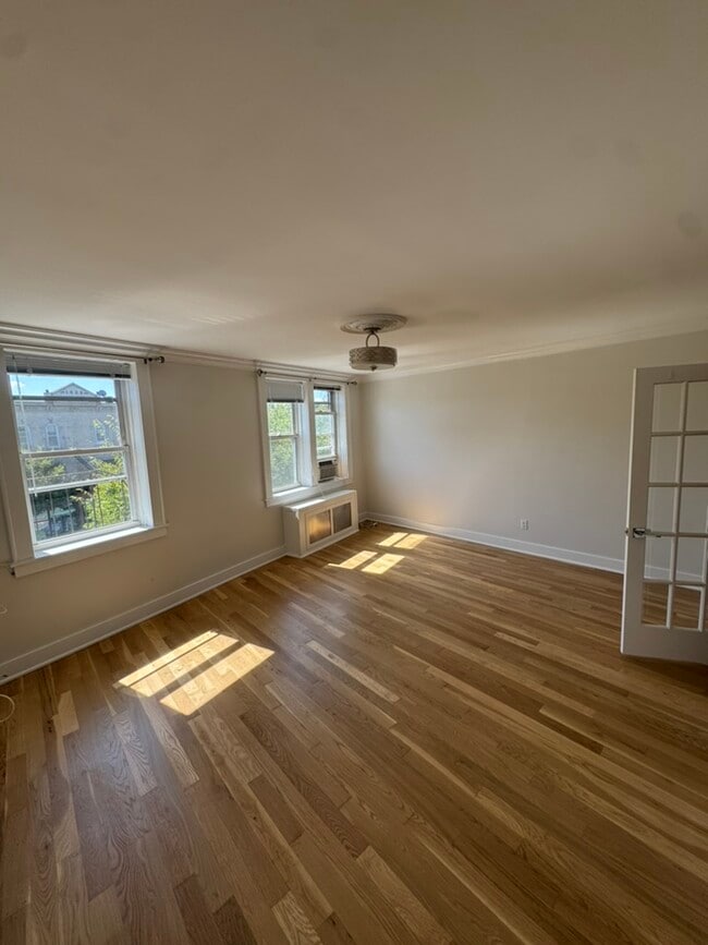 Building Photo - 259 Mamaroneck Ave