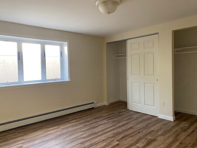 Foto del edificio - 484 Long Beach Rd