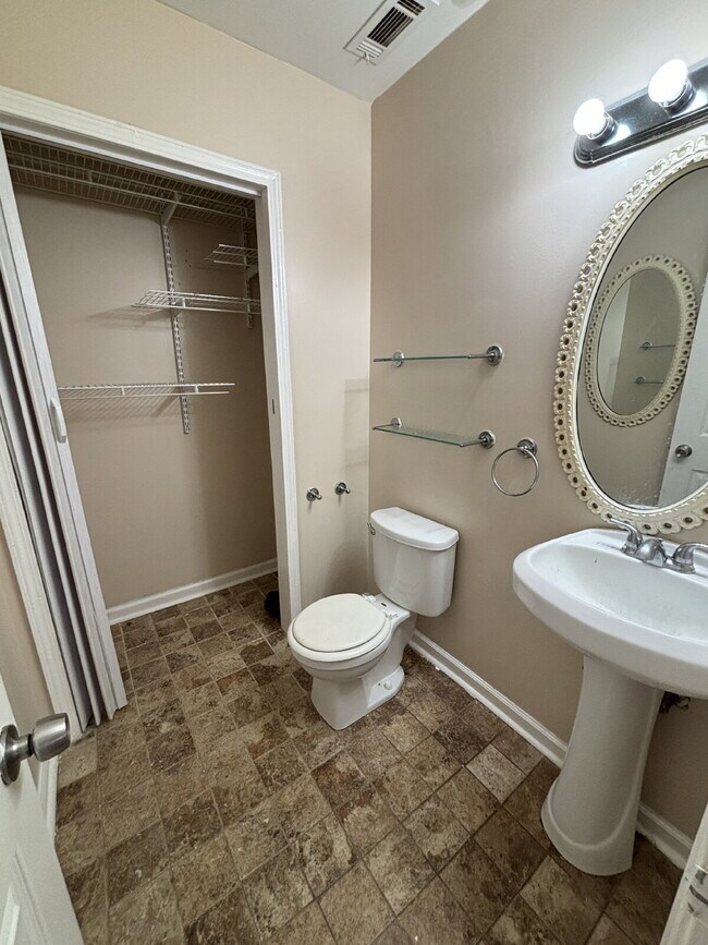 Foto del edificio - Available for rent in Kinsey, AL