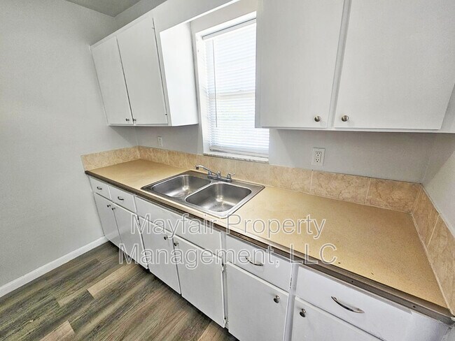Building Photo - 4523 Gulfstream Road