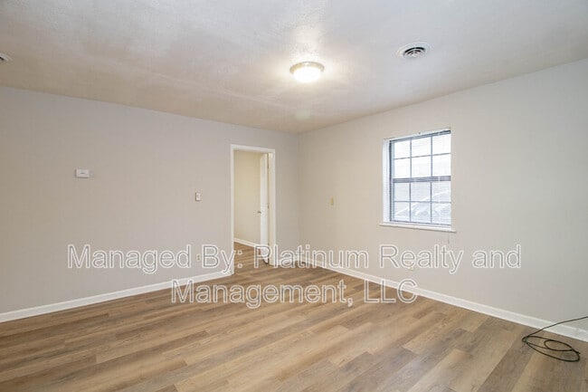 Building Photo - 23-423 Thompsonville Ln