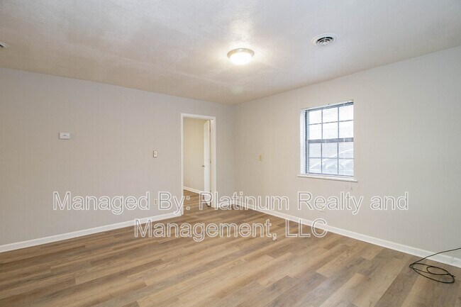 Foto del edificio - 23-423 Thompsonville Ln