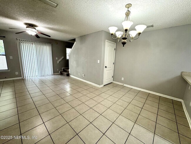 Foto del edificio - 7661 Melvin Rd